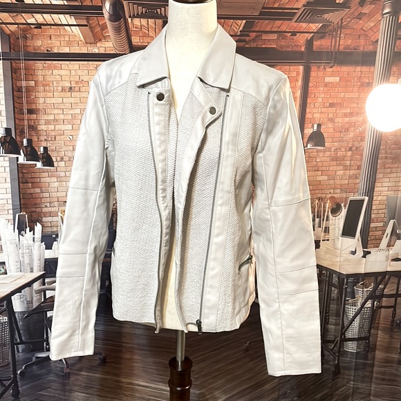 Design History NYC faux leather and knit sweater jacket. Women’s medium - Picture 3 of 7